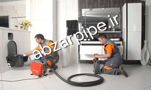 باز کردن گرفتگی چاه توالت با فنر